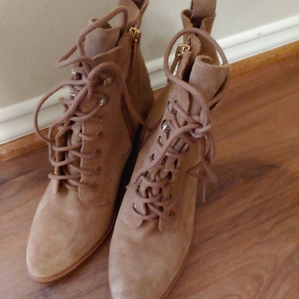 EUC BCBG x Stitch Fix Tan Combat Heeled Booties 8M
